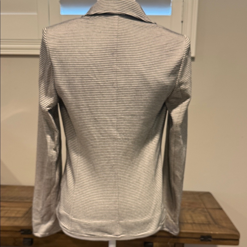 Women's Striped Blazer Jacket - Picture 5 of 10